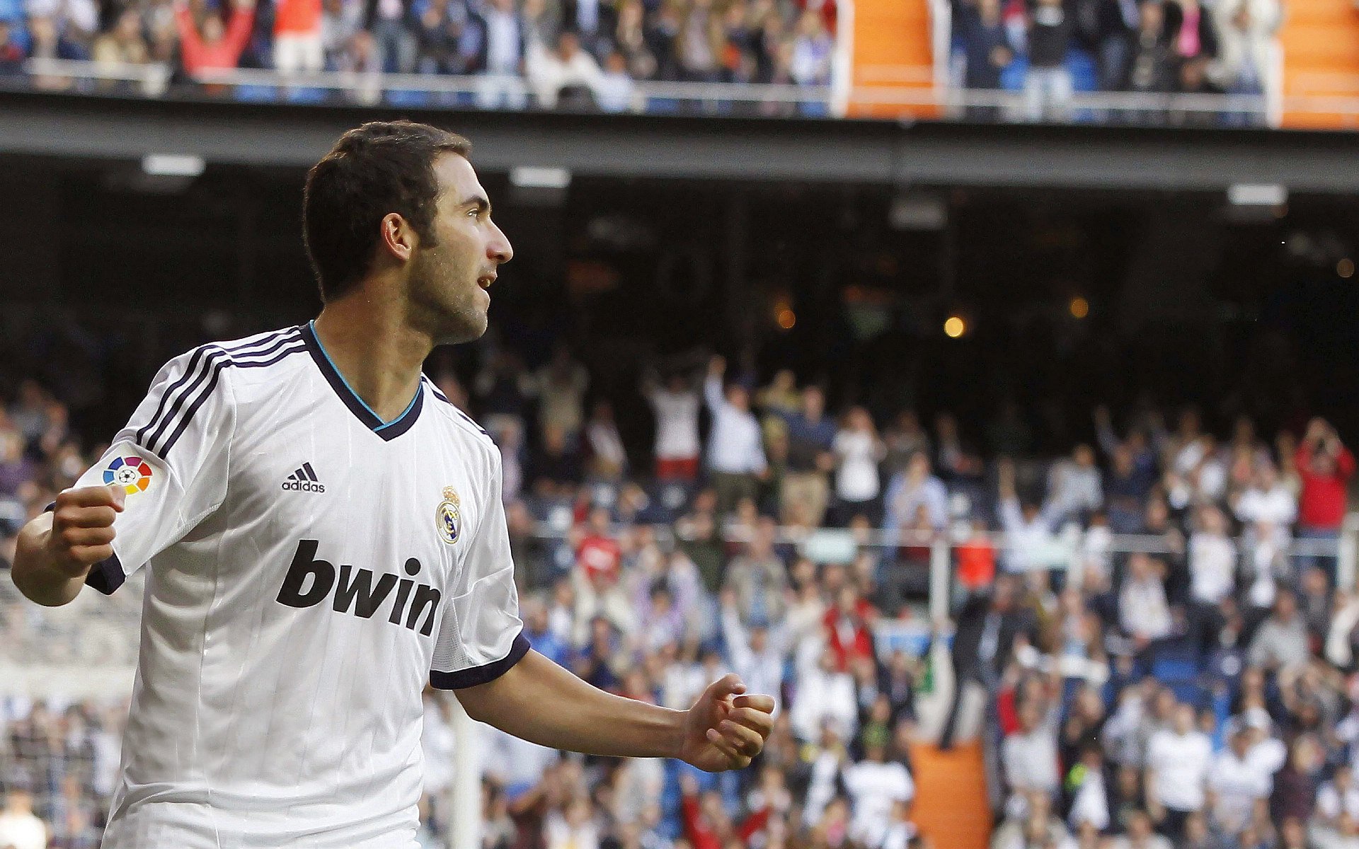 英超火爆对抗:攻守瞬间的精彩比拼,英超对抗强度有多强